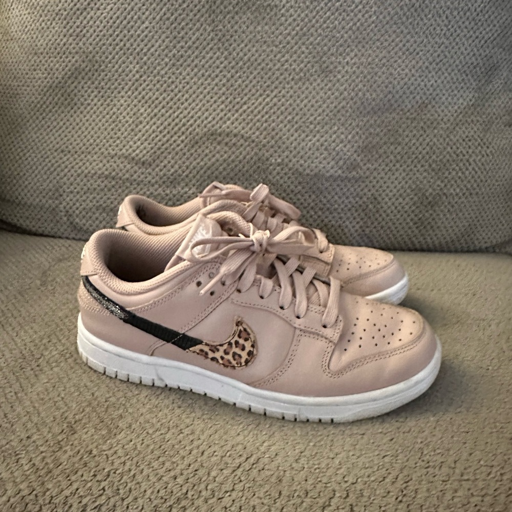 Nike Women’s Dunk Low SE ‘Primal Pink’
